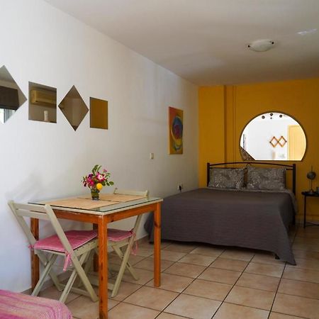 Cosy Guest House With Private Yard Saronida Exteriér fotografie