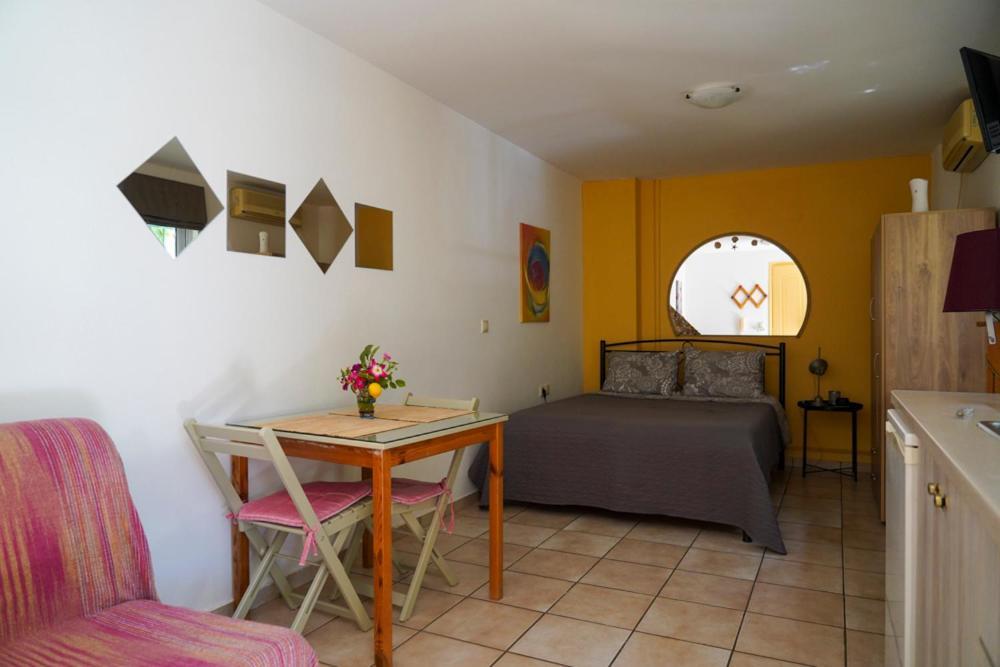 Cosy Guest House With Private Yard Saronida Exteriér fotografie