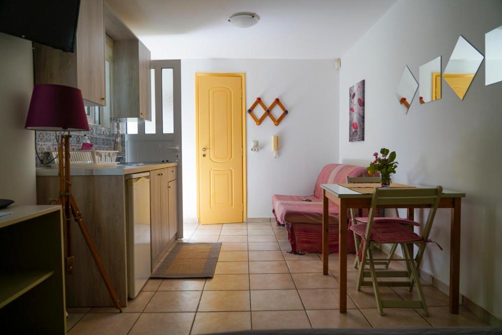 Cosy Guest House With Private Yard Saronida Exteriér fotografie