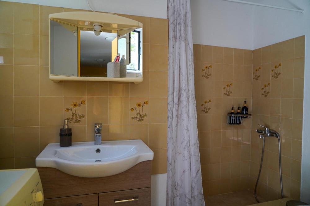 Cosy Guest House With Private Yard Saronida Exteriér fotografie